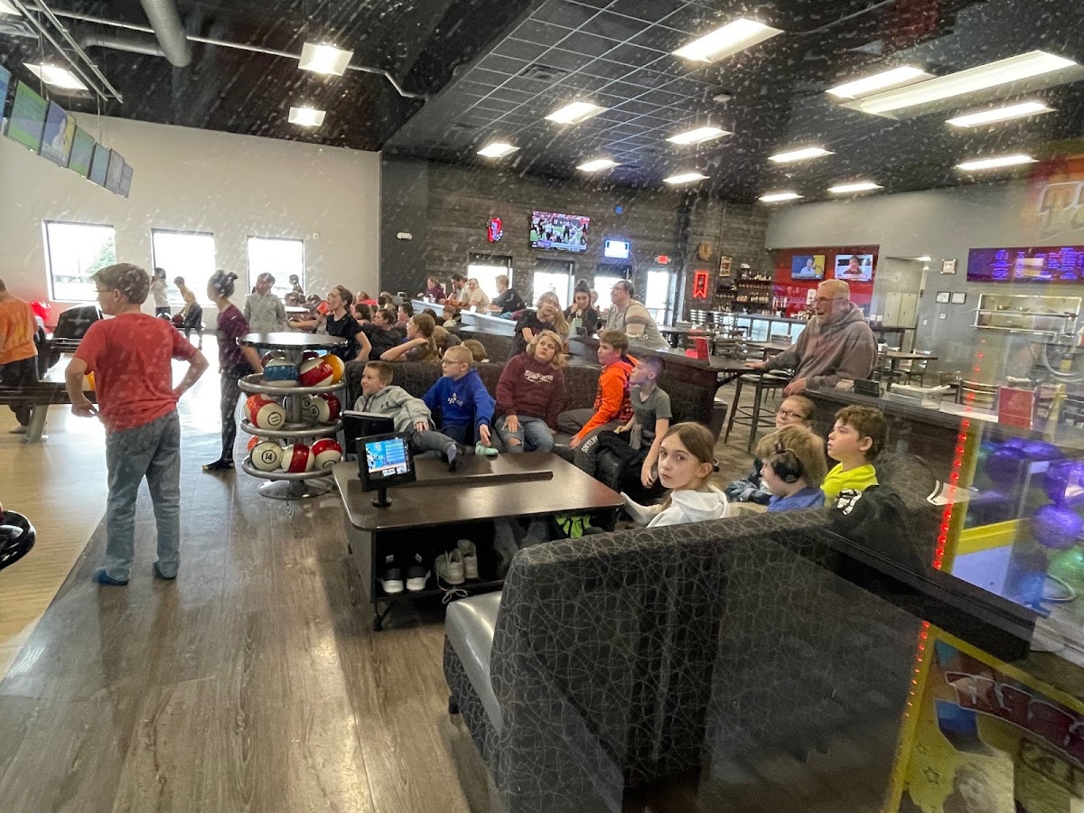 The Arc And Bull Pin Restaurant - Bowling Gym Fitness